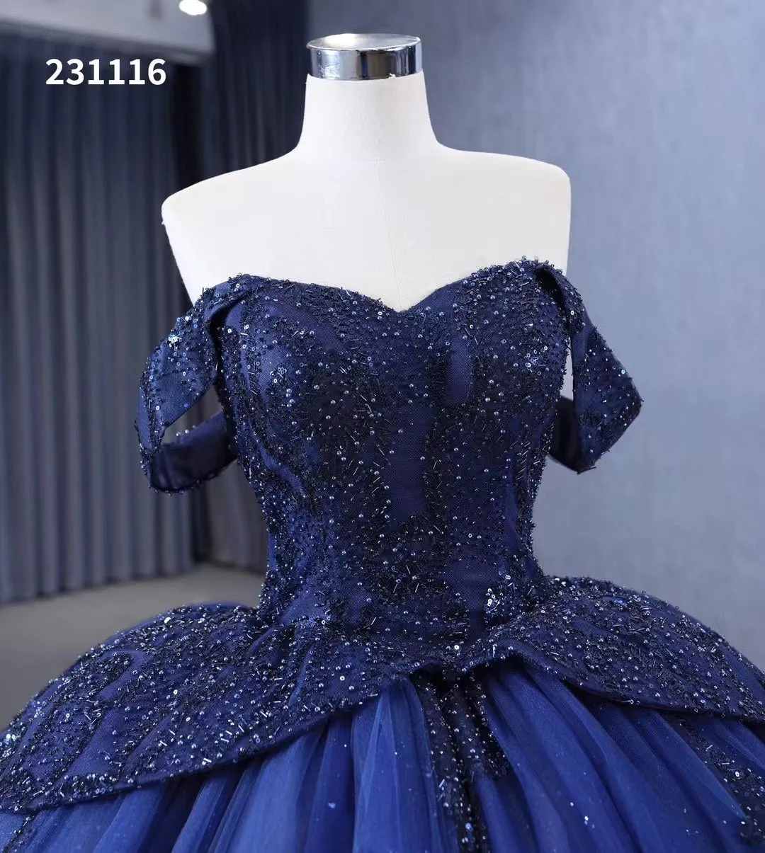 Sparkly Royal Blue Ball Gowns Beaded Sweet 16 Ball Gown Quinceanera Dress 231116